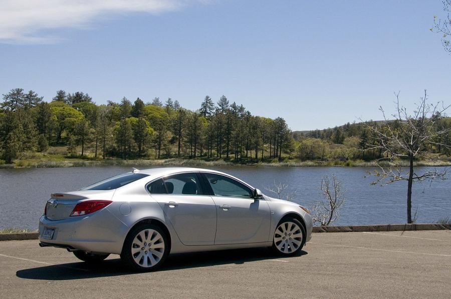  Buick Regal 2011 года  (фото 37 из 77)